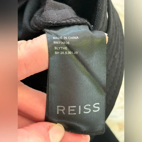 Reiss “Blythe” Wool-Blend Black Tapered Trousers Belt Women’s Size 4 carrier - Picture 9 of 10